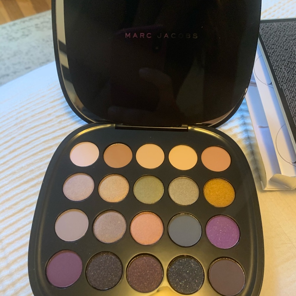 NIB - New Marc Jacobs Beauty eyeshadow palette